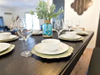 Luxury 4 Bed & 2 Bath Family-sized Home Minutes from Downtown & UNL - Jacuzzi