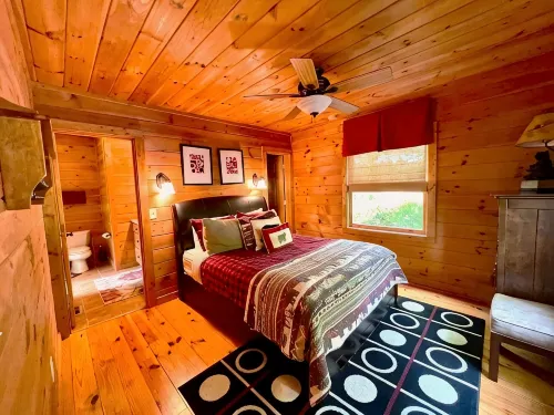 Smoky Mountains National Park, Cades Cove, Secluded Romantic Honeymoon Getaway