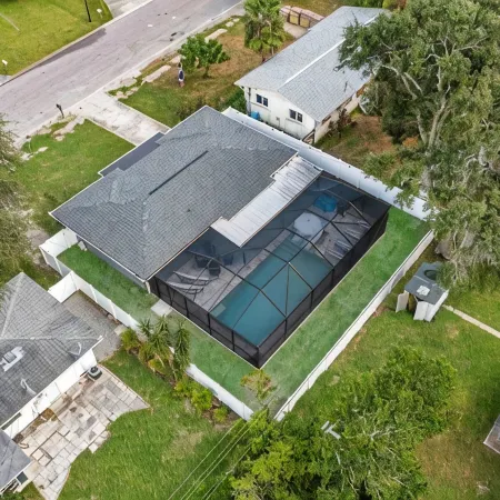 Private Heated Salt Water Pool Oasis • 10 Mins to Clearwater Beach
