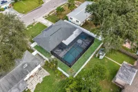 Private Heated Salt Water Pool Oasis • 10 Mins to Clearwater Beach - สระว่ายน้ำส่วนตัว