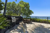 Fabulous Oceanfront Two Bedroom w/Huge Lanai & Central A/C! - 4星級