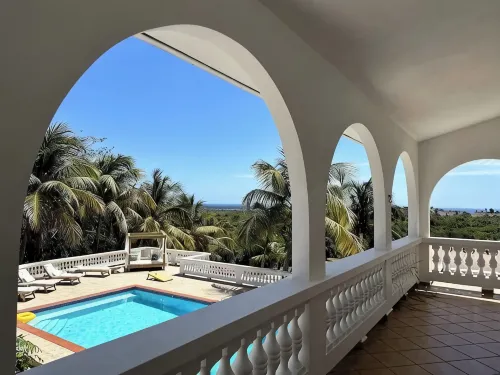 Spanish style farmhouse with 6 bedrooms, pool, incredible views in Vieques!