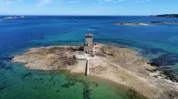 South-Facing Sea View Apartment in Carantec - Homestays