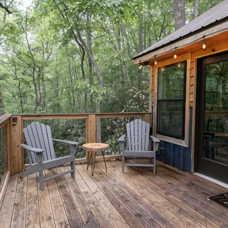 Secret Stash: Secluded Treehouse Overlooking Creek