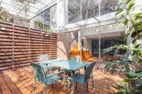 Contemporary townhouse with plenty of light - Bungalow