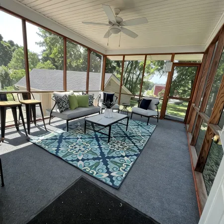 “New” Elizabethtown Poplar Place!