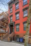 3 BED 2 BATH Pre-War Apartment in Williamsburg, Brooklyn Townhouse - Bungalows