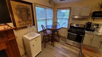 Quiet 1/1 in Historic Village of Milan, OH just minutes away from Cedar Point - Wifi