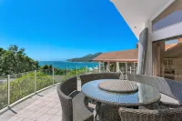 Forster- Beachfront Views & Pool -Jewel of the Sea - Boutique