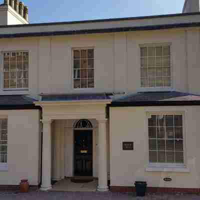 An apartment within a Grand Georgian house in the centre of Great Malvern Hotel Exterior