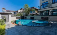 Clam Town Seawater Hot Spring Resort Hotel - Pools