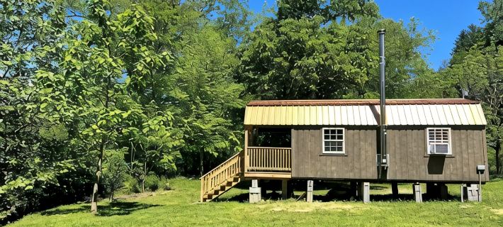 Meadow Riverfront Cabin Hotels in Nicholas County