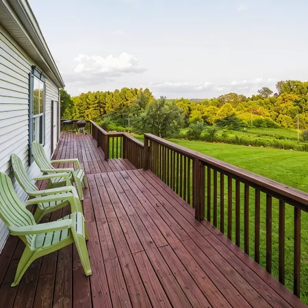 Big Sky Cabin! Hot Tub! on the Wine Trail! Fire Pit! Pool Table! Large Deck!