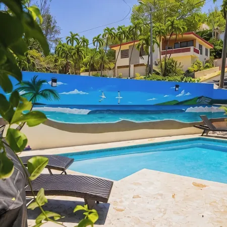 Les Guest House 1 Bedroom Apartment with Pool