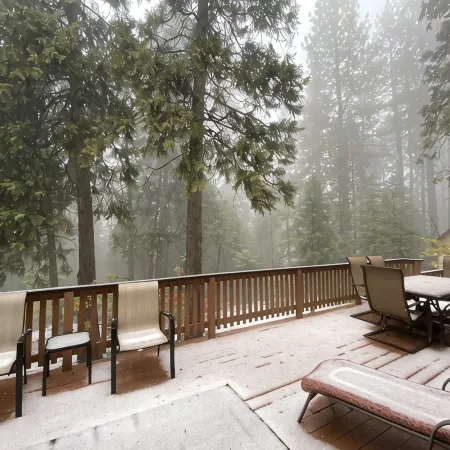 Spacious cabin with AC, private lake, hot tub, movie room