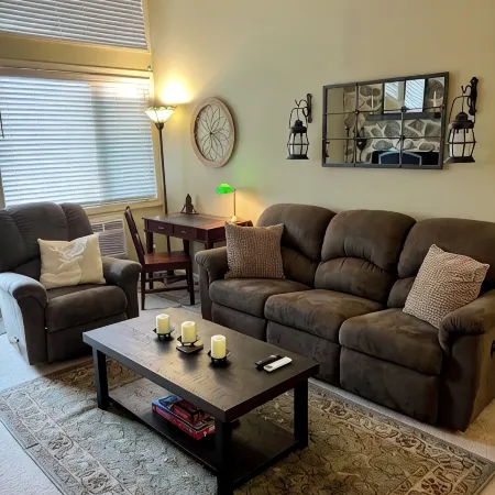 Steps to slopes at Bryce Resort! Family-sized condo with balcony and fireplace
