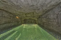 Glorious Hotel - Pools