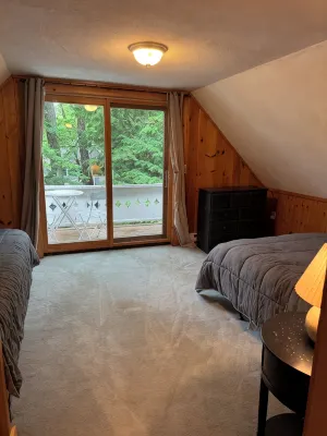 Winni Chalet w/ lake, beach, & boat launch access