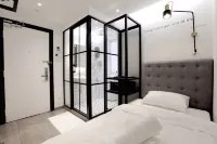 Z Hotel Ara Damansara, LRT, Mall, Airport