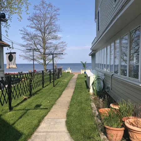 3Br Beachfront Getaway – Behind Owner’s Home