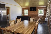 Log Inn Bonners Ferry
