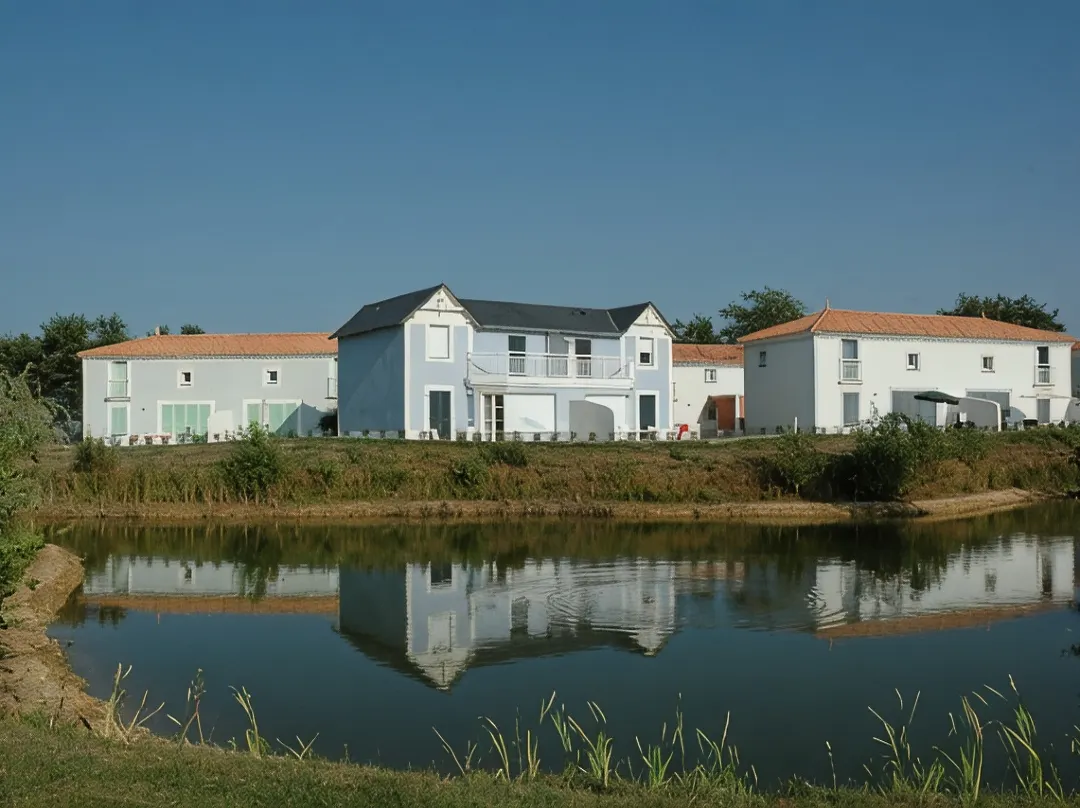 Cozy Home W/ Pool Access - Vendée
