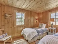 Sunset House: Rustic Maine Cottage Perched High Above Fishing Village with Harbor Views Hotels in Saint George
