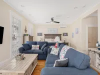 Downtown Bristol Condo Near Ferry & Waterfront Hotel di Bristol