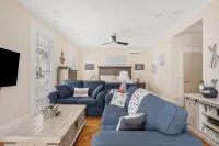 Downtown Bristol Condo Near Ferry & Waterfront - Apartments