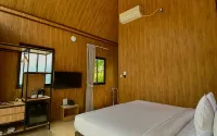 Cabin Geulis Cisarua Puncak - balcony