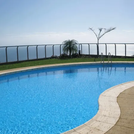 Plaza Bay Luxury Apartment with Swimming Pool