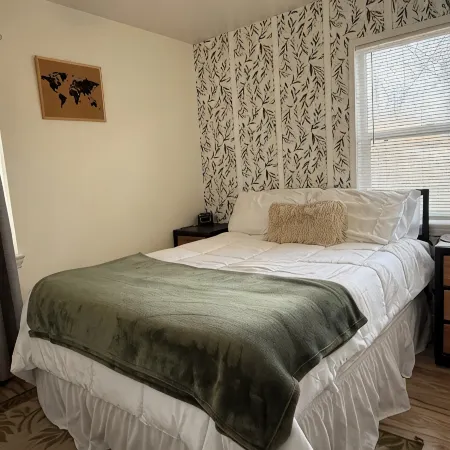 Cozy 4Br Home – Two Living Spaces & Great Access