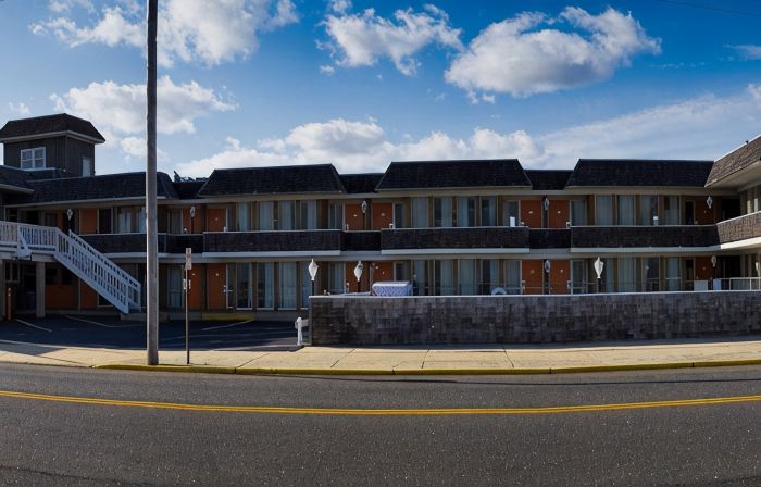 Charlroy Motel