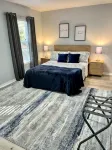LARGE MODERN 4 BEDROOM HOME. VERY PRIVATE w HOT TUB & 3 acres! - Fitnessstudio