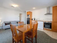Waves Motel and Apartments Hotels in Warrnambool