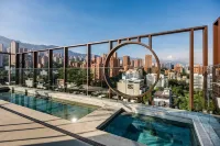 Marquee Hotel Medellin - Romantic
