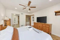 Riverfront property with private beach access with Universal EV Charging Station - balcony
