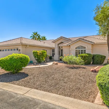 Pool & Putting Green with Golf Cart minutes to Golf Courses in Sunny Arizona!