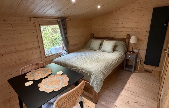 Cabin at the foot of Snowdon