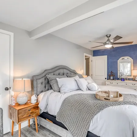 Riverfront! Shenandoah River! Sleeps 4! New Hot Tub