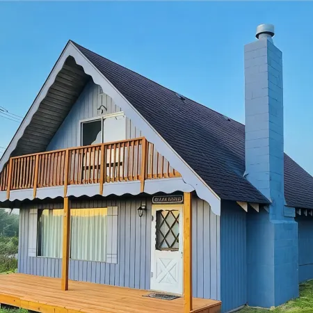 fully fenced Dog yard - Overlooking the Copalis River -