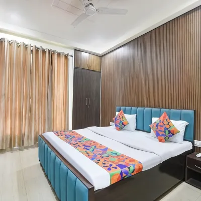 Hotel Red Leaf Hotels near Sector 32