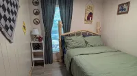 Private and Peaceful Patrick Lake Cabin - Chalets