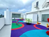 Stunning 3BHK Gym+infinity pool / 10 mins airport - 2-Star