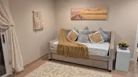 Inviting Cozy House in the Heart of Maple Grove - شرفة
