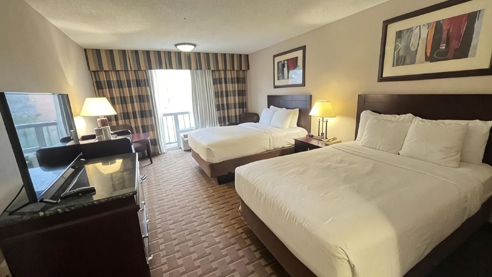 Derby Hotel & Suites