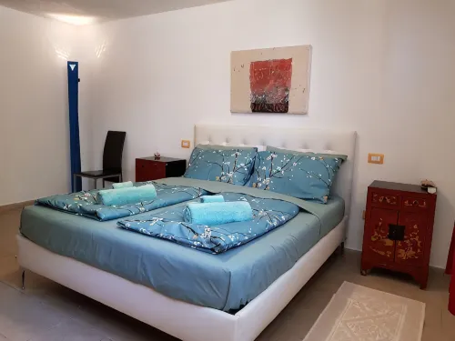 Great view of the bay-high quality furnishings-a few minutes from the beach - 3-Star