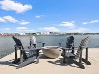 Waterfront oasis steps from downtown Sturgeon Bay! - Boutique