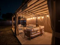 Charming 3BR Miami Home with Stylish Lounge, Coffee Bar & Peaceful Vibes Hotels in Golden Glades