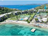 Oceanview Luxury Condo – Beach, Pool, Gym & Yacht Club Hotels in Nazareth